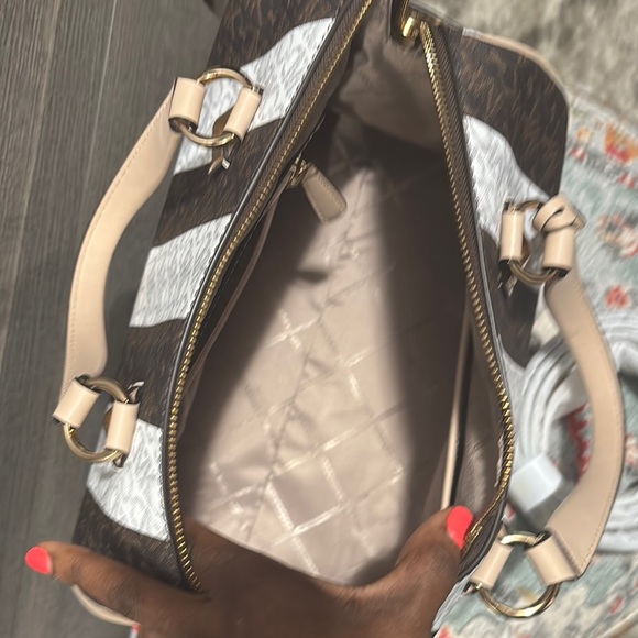 Michael Kors Grayson Logo White/Brown Satchel with Gold Accents - Picture 4 of 9